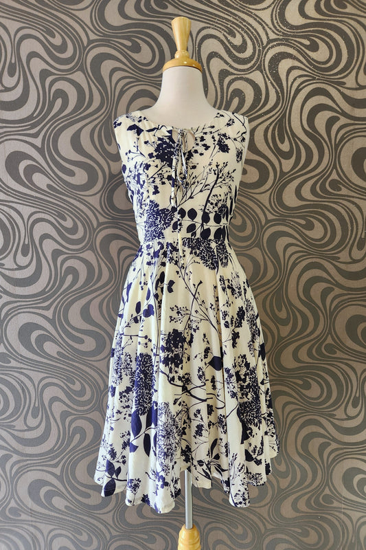 Navy n White Sleeveless Dress // Pre-loved