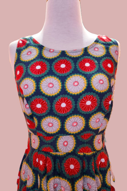 Fifties style Flower  Dress // Pre-loved