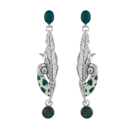 Taratata French Earrings // Green // Leaf Drops Snail