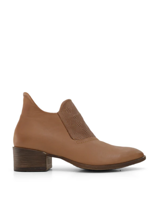 Bueno Steph Ankle Boots // Dark Quero