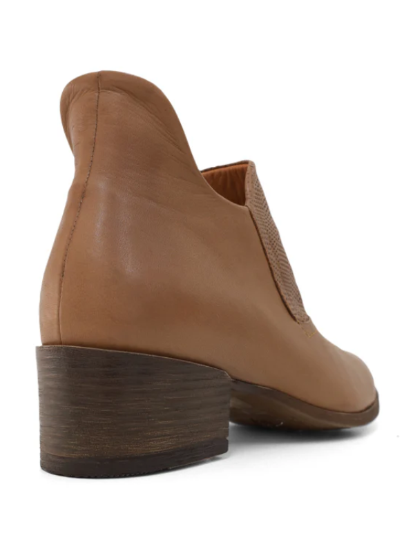 Bueno Steph Ankle Boots // Dark Quero