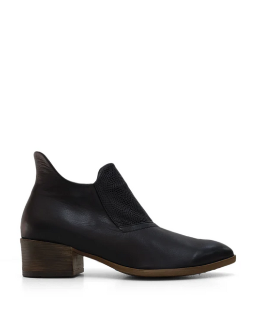 Bueno Steph Ankle Boots // Black